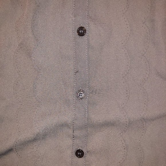 New Women's Thyme And Honey Gray Sleeveless Button-Down Blouse - Picture 6 of 7